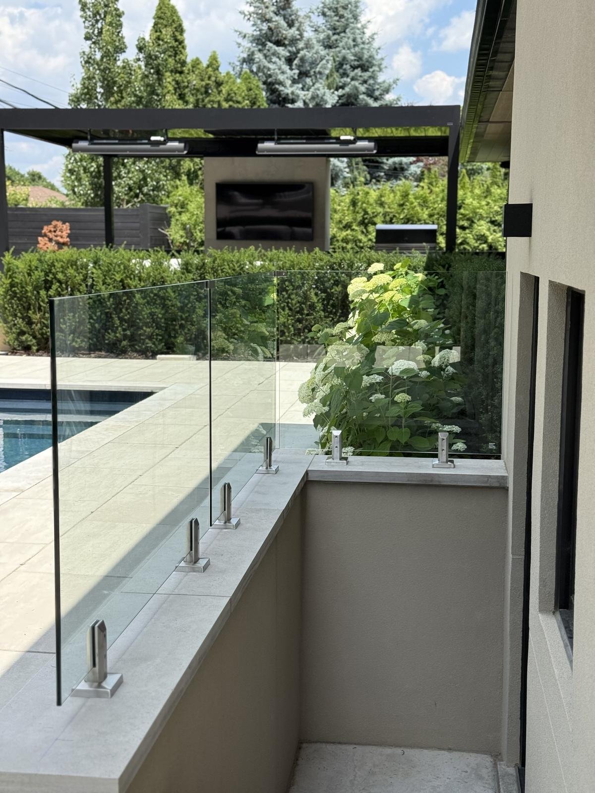 Glass railing